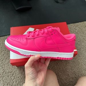 Nike Dunk Low Hyper Pink